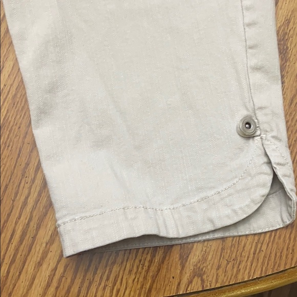 Capris - Picture 4 of 6